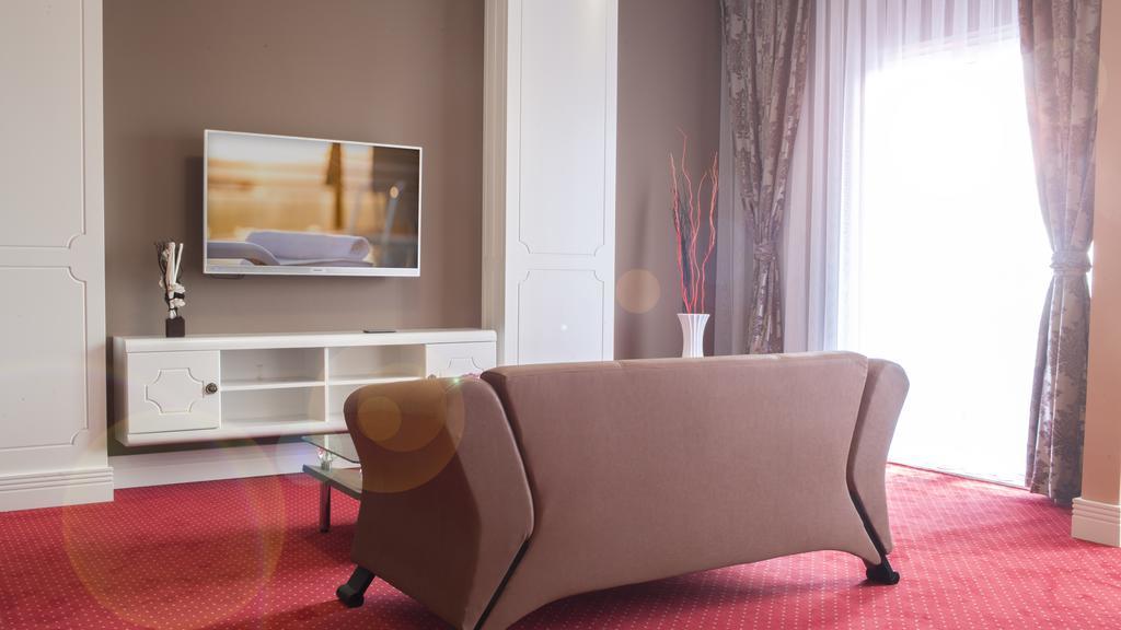 פרישטינה Semitronix Hotel Prishtina מראה חיצוני תמונה
