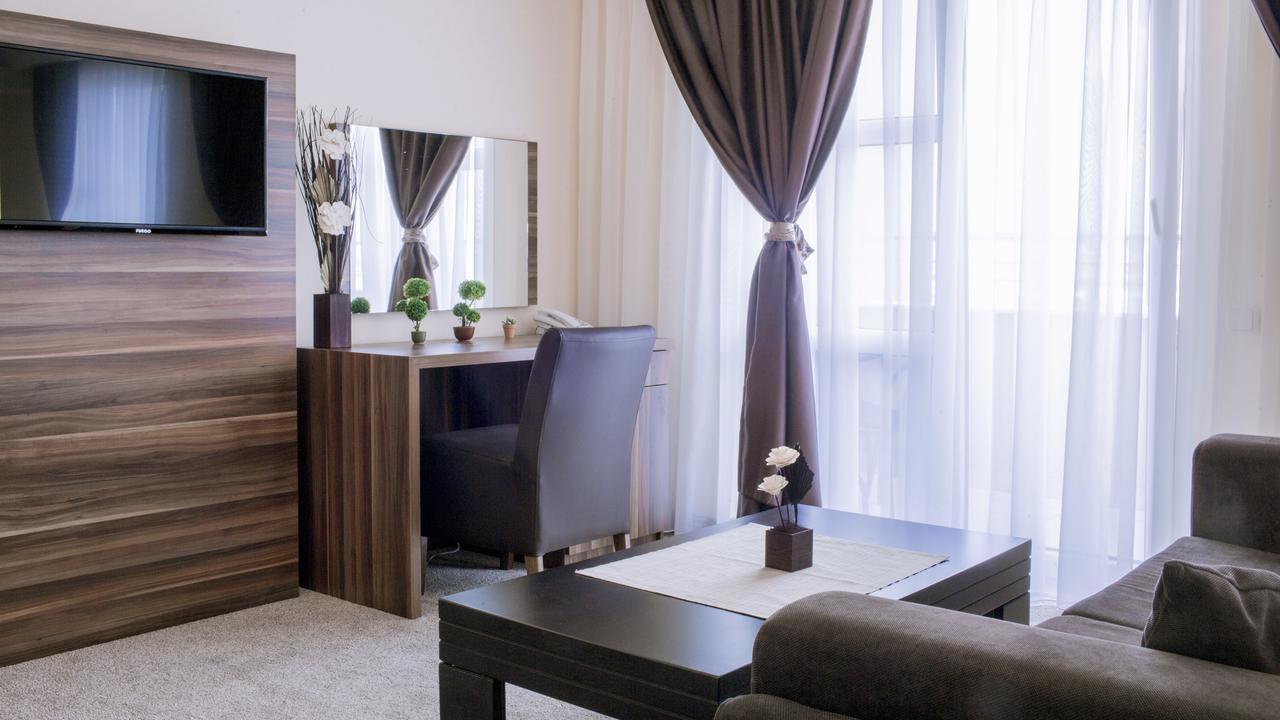 פרישטינה Semitronix Hotel Prishtina מראה חיצוני תמונה